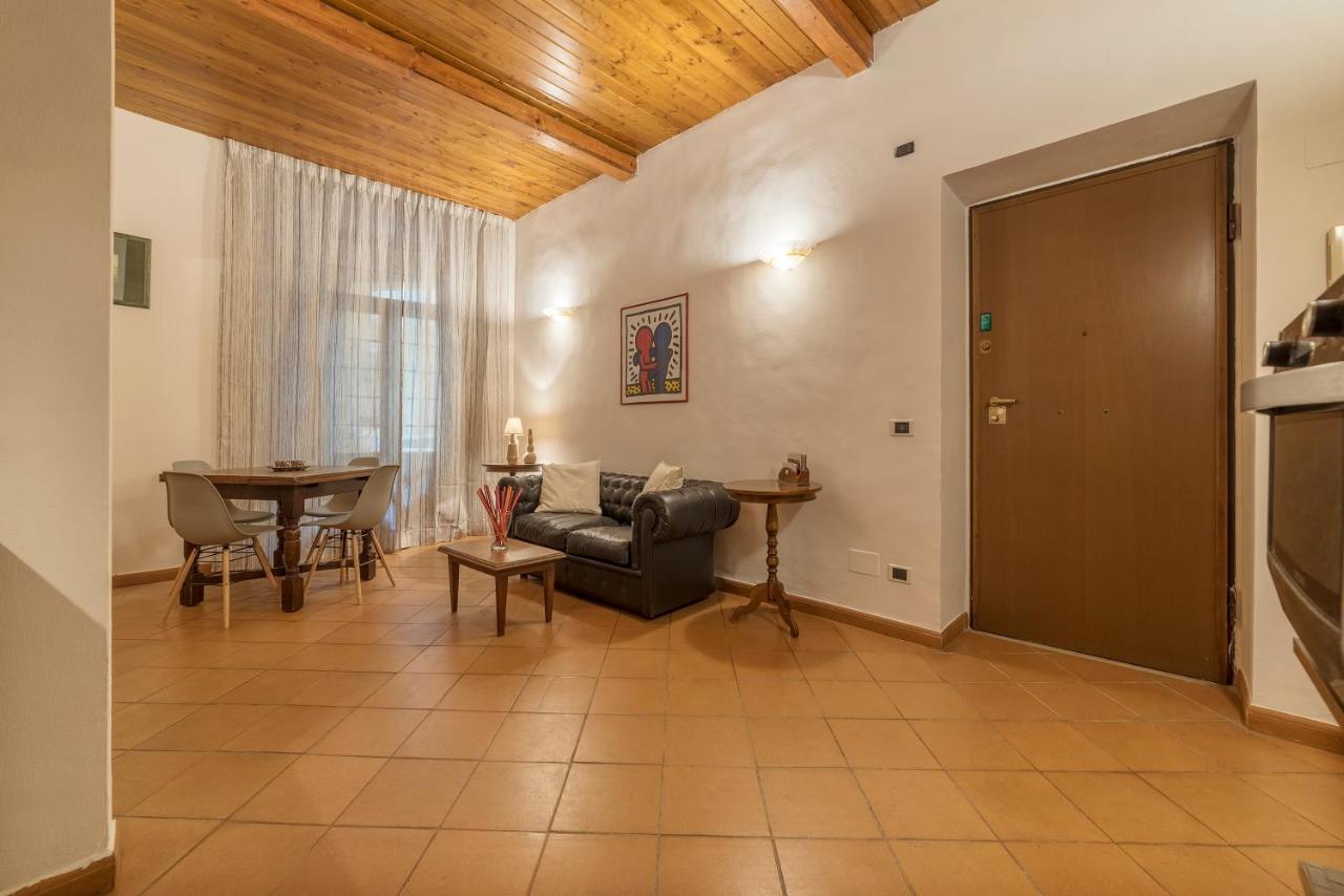 Borghese Roomy Flat Appartamento